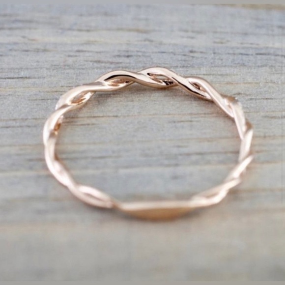 NEW 18K Rose Gold Diamond Twist Ring - Picture 4 of 5